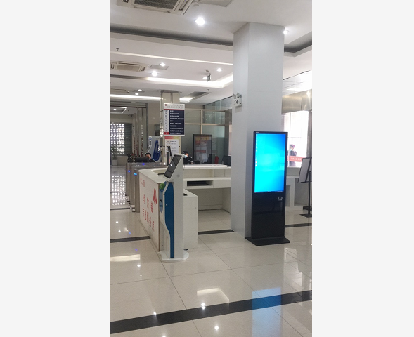 宣城涇縣政務中心43寸立式查詢機，帶刷二代身份證功能